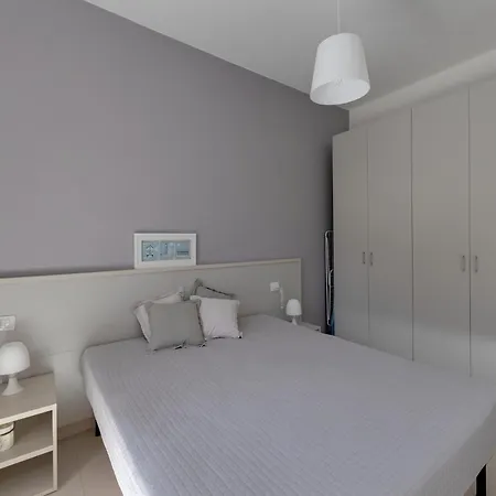 Sea View With Air Conditioning And Garden *