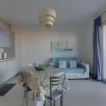 Sea View With Air Conditioning And Garden