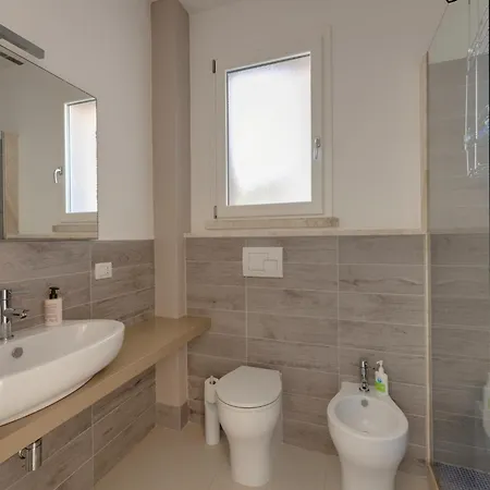 Sea View With Air Conditioning And Garden *